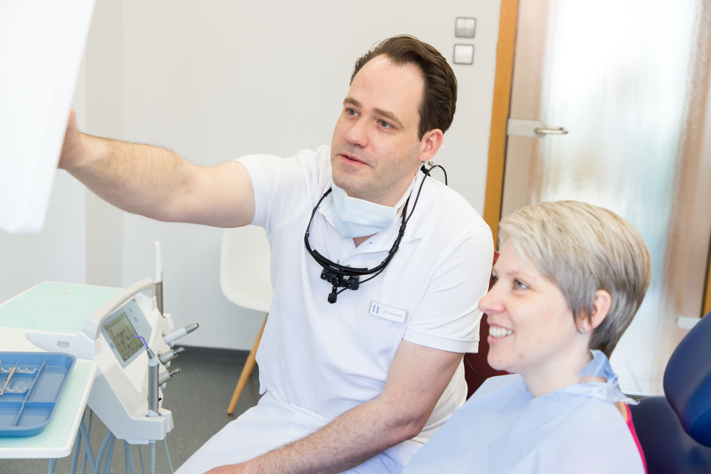 Individuelle Beratuns zum Zähne Bleichen durch Ihren Zahnarzt in Karlsruhe Durlach